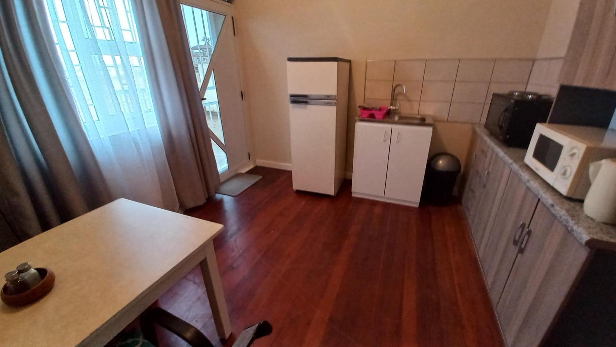 Huisie Langs Die See スワコプムント 部屋 写真